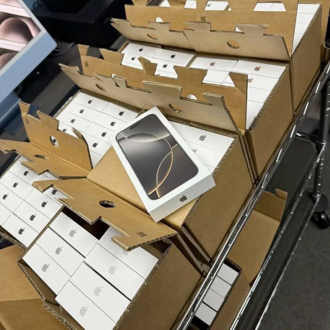 Phone & Tech Accessories (cases, chargers, etc.) Pallet - Image 10